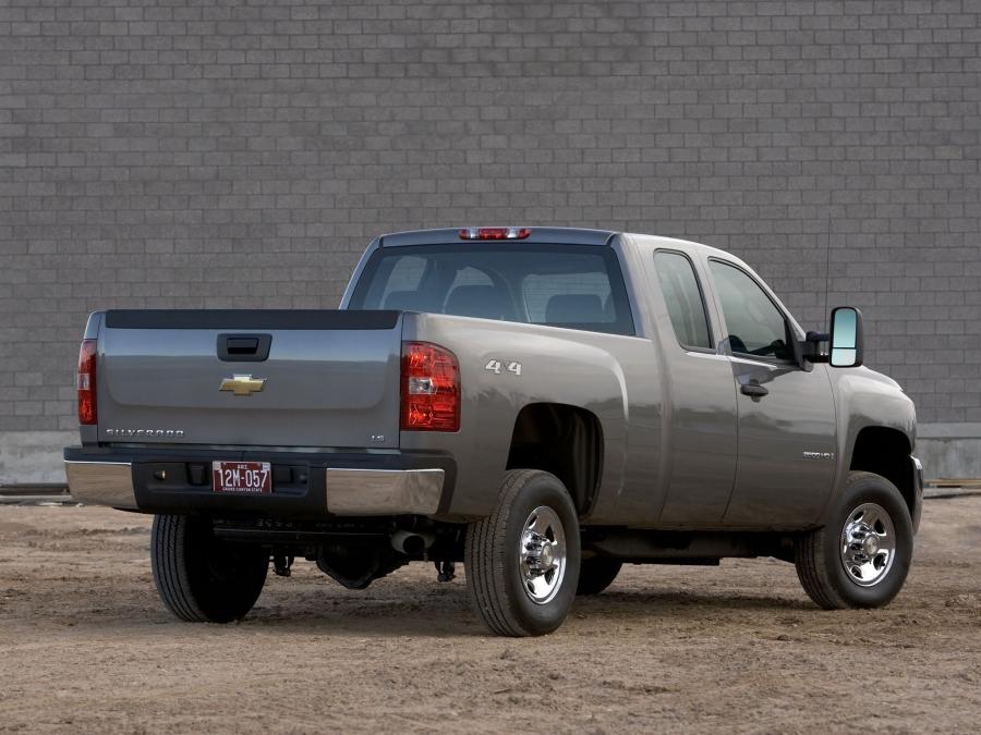  Chevrolet Silverado 2500 HD Extended Cab 2007 года  (фото 2 из 6)